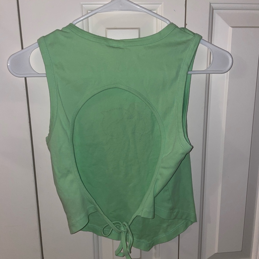 URBAN OUTFITTERS GREEN TOP